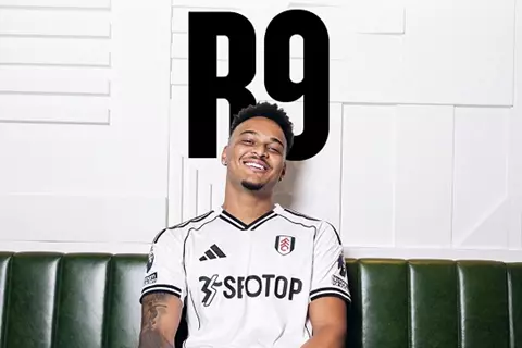 رسميًا.. فولهام يجدد تعاقده مع البرازيلي مونيز